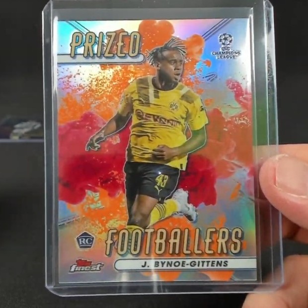 2022-23 Topps UEFA Finest Soccer 1